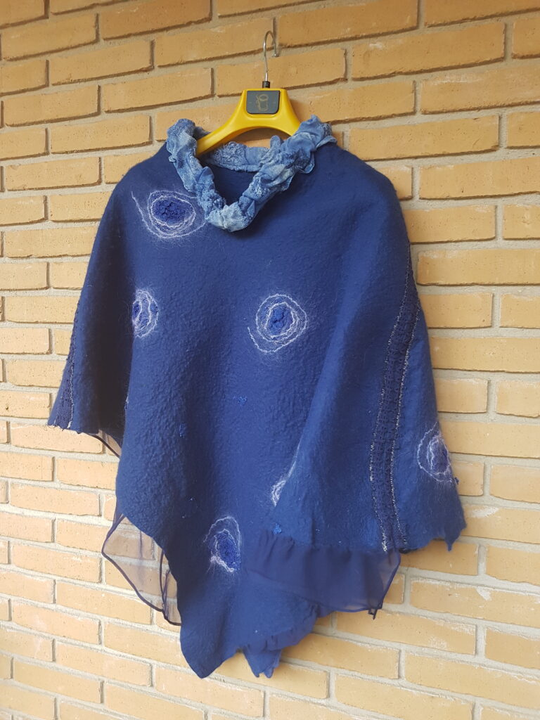poncho koningsblauw